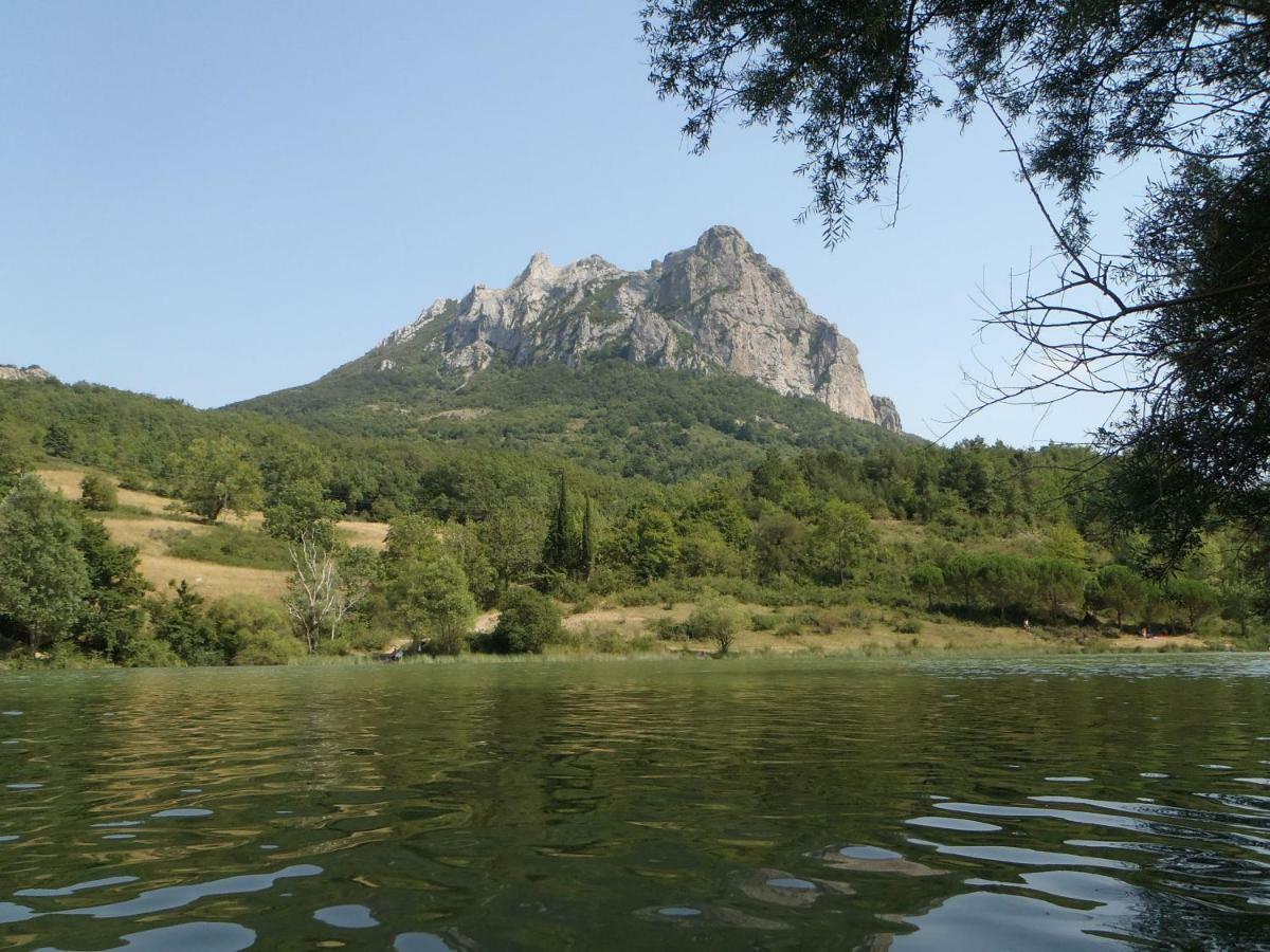 Le Chateau Camps-sur-l'Agly Esterno foto