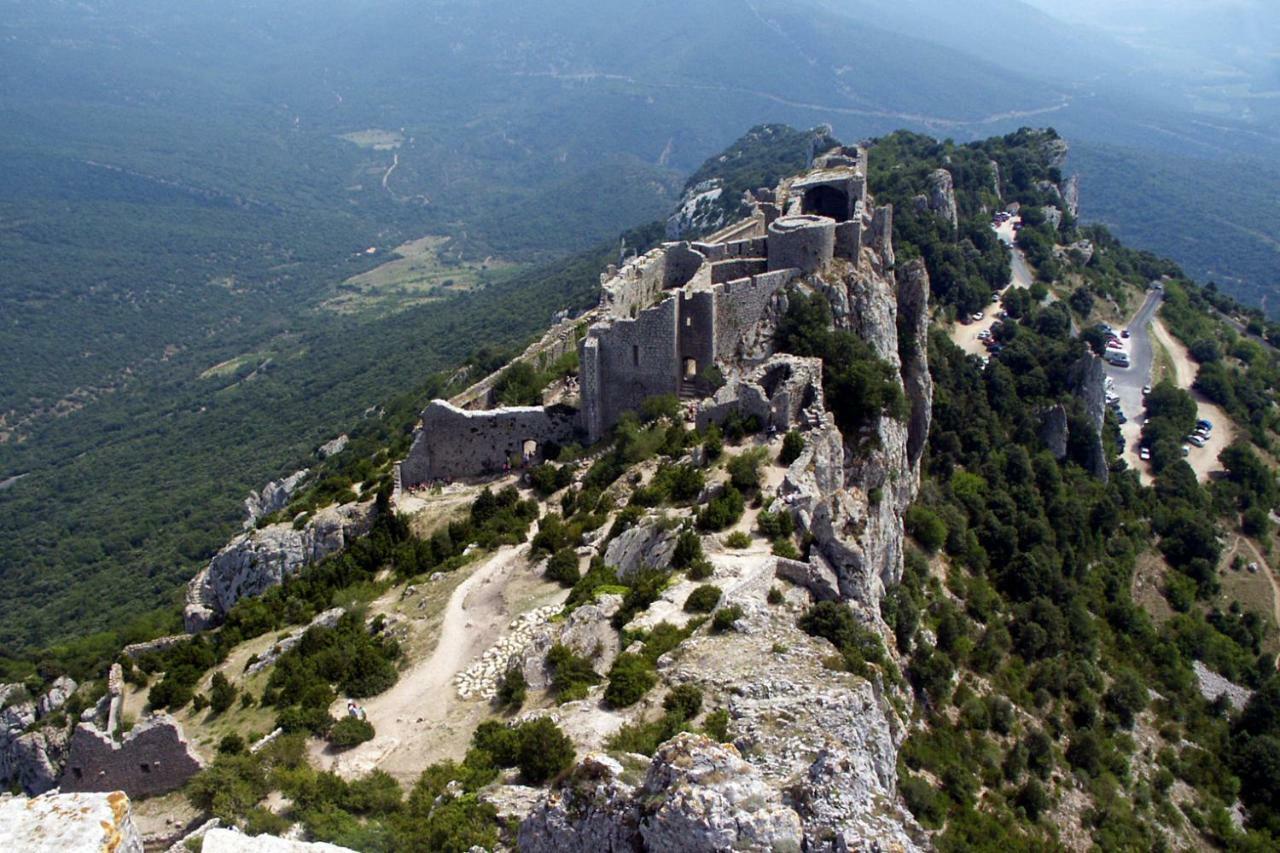 Le Chateau Camps-sur-l'Agly Esterno foto